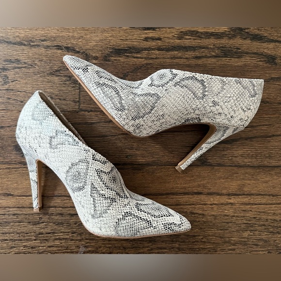 Express Snakeskin Pumps/Heels - Picture 4 of 7